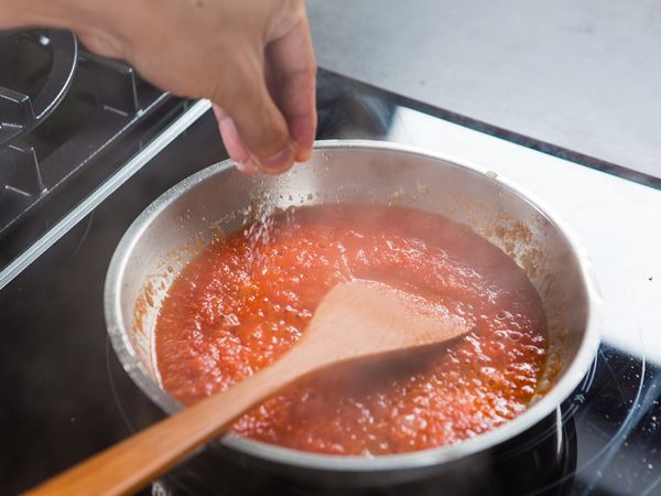 Recette de Noël : Saint Jacques au four à la sauce tomate et pesto. Les étapes.