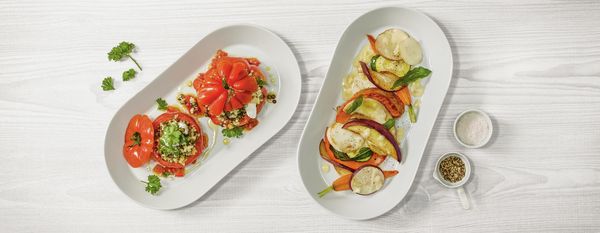 Perfekt resultat med en oppskrift på fylte tomater og ristede grønnsaker laget med ovner i Bosch Serie 6 og 8.