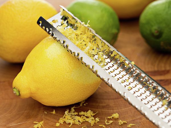 Réussissez votre recette de truites aux herbes avec un zeste de citron avec les fours Série 6 et Série 8 de Bosch.