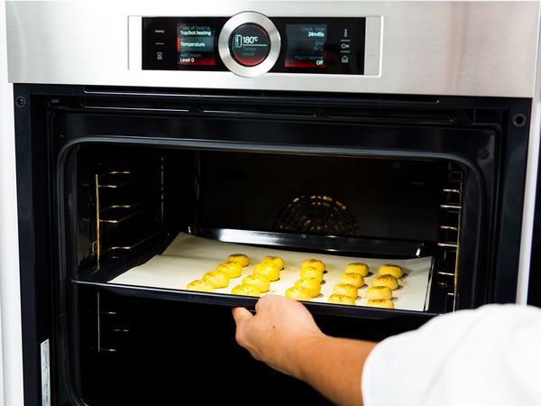 Bake the pastries for 25 minutes at 180°C