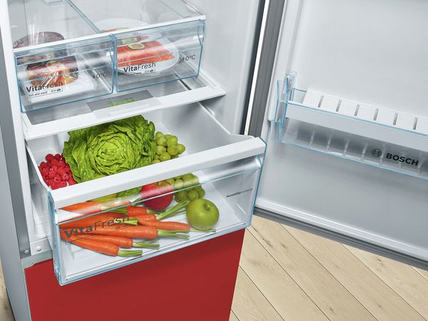 Coloured fridge freezers with VitaFresh system from Bosch