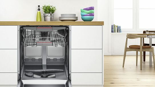 bosch sms46gw01a serie 4 freestanding dishwasher