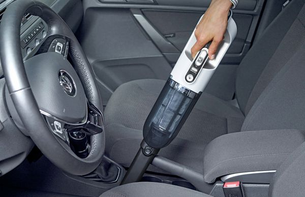 Handheld for easy cleaning even in the car