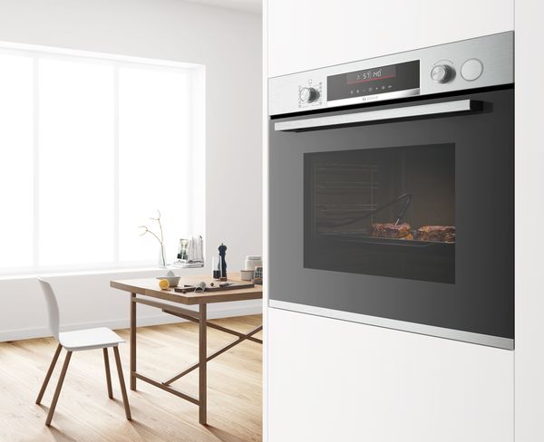 Features of Serie 6 and Serie 8 ovens from Bosch.