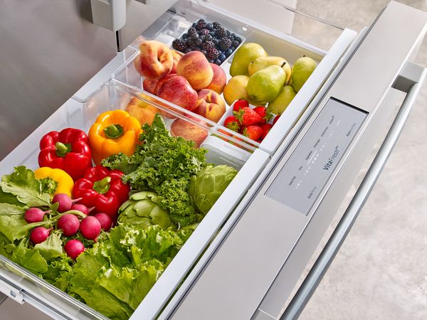 Open compartment showing Vita Fresh Pro for Bosch fridges