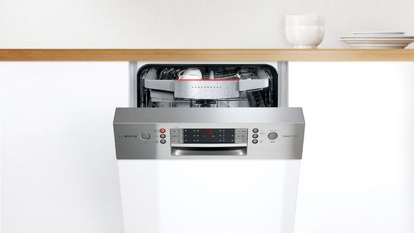 Teilintegrierte Geschirrspülmaschine für Modul- und Einbauküchen