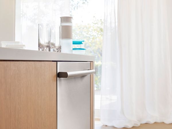 Bosch quiet dishwasher with autoair