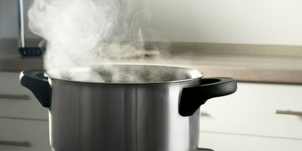 Hood intaking steam from cooktop