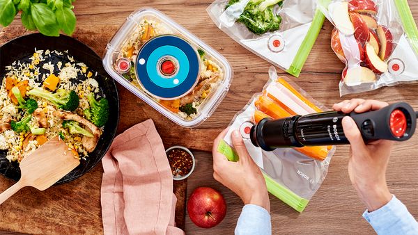 Meal Prep: Essen durch Vakuumieren länger haltbar machen.