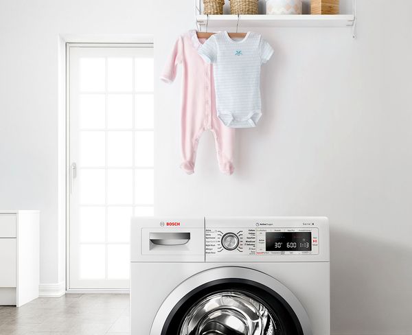 Коя пералня е най-подходяща за семейства с новородени?