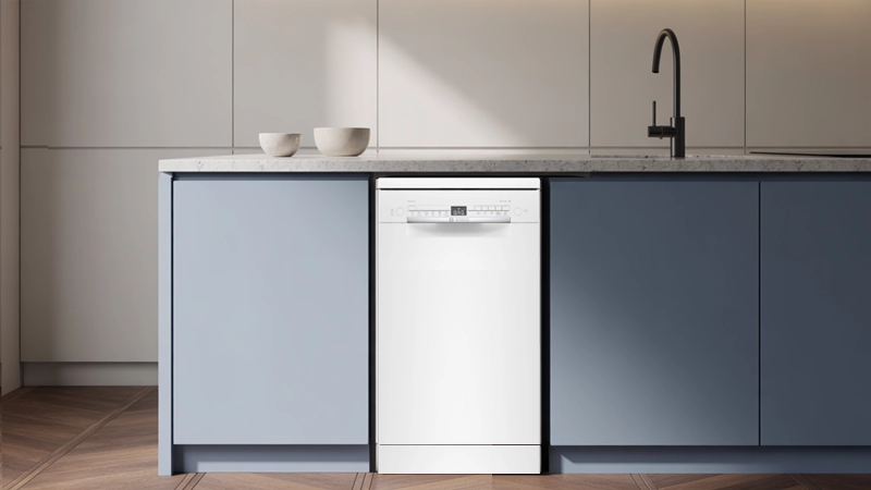 Dishwasher with 45 cm width