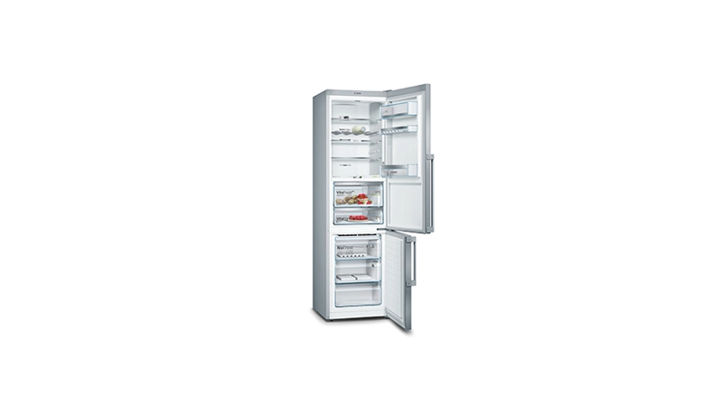 Freestanding bottom mount fridge freezer