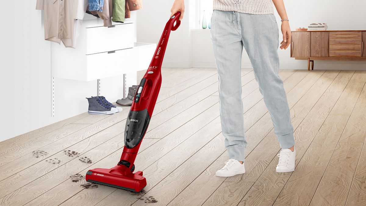 Series 2 Rechargeable vacuum cleaner Readyy'y 14.4V Red BBHF214R BBHF214R-8