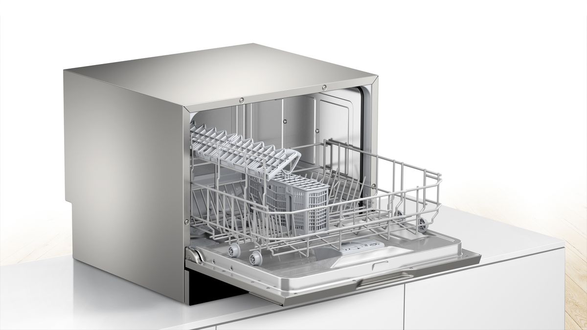 Series 6 free-standing compact dishwasher 55 cm Black SKS68BB008 SKS68BB008-3