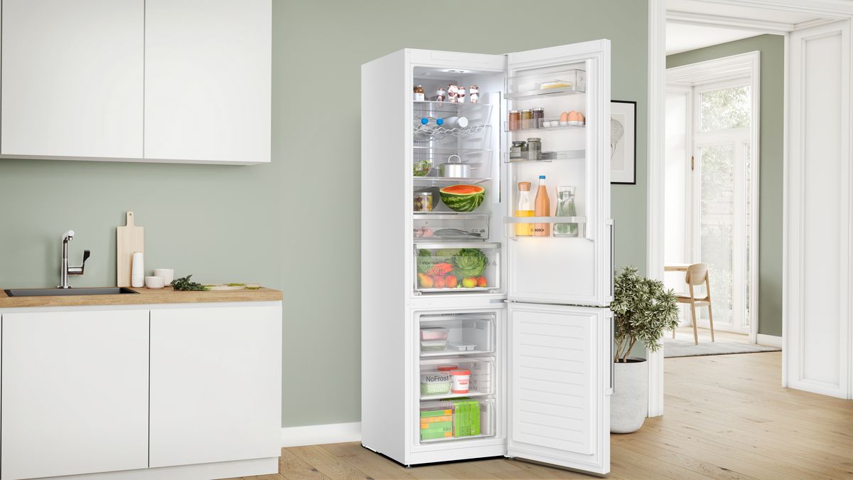 Series 6 Free-standing fridge-freezer with freezer at bottom 203 x 60 cm White KGN39AWCTG KGN39AWCTG-4