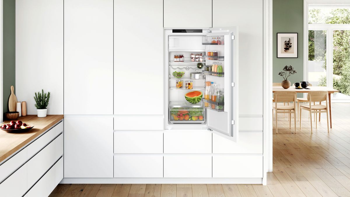 Serie 6 Einbau-Kühlschrank mit Gefrierfach 122.5 x 56 cm Flachscharnier mit Softeinzug KIL42ADD1 KIL42ADD1-2