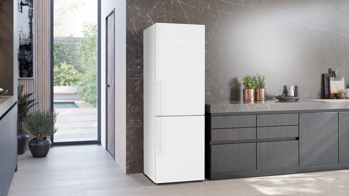 iQ300 Kombinerad kyl/frys 186 x 60 cm Vit, Total noFrost KG36NVWDT KG36NVWDT-2