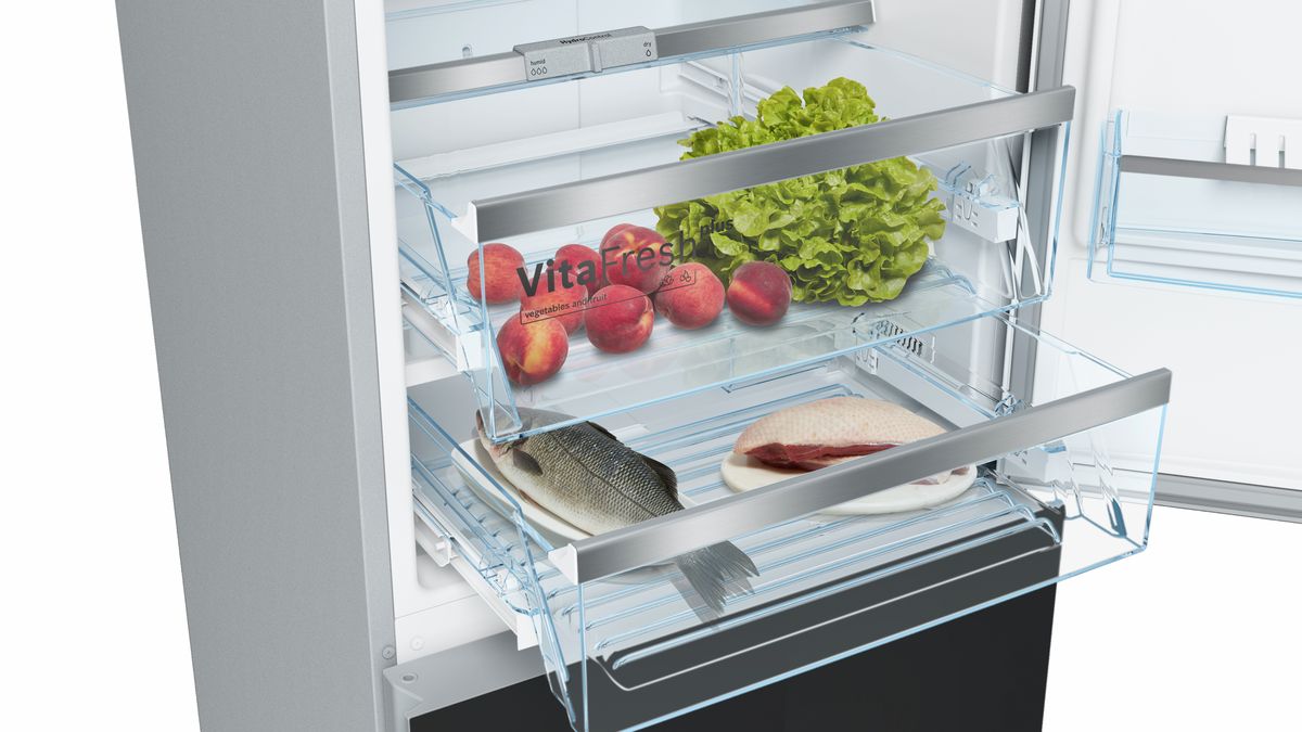 800 Series Free-standing fridge-freezer with freezer at bottom, glass door 23.5'' Black B10CB81NVB B10CB81NVB-4