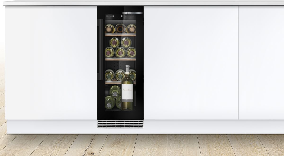 Series 6 wine fridge with glass door 82 x 30 cm KUW20VHF0 KUW20VHF0-2