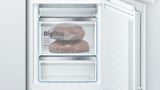 Series 6 built-in fridge-freezer with freezer at bottom 177.2 x 55.8 cm soft close flat hinge KIN86AD30A KIN86AD30A-5