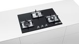 Series 4 Gas hob 75 cm Tempered glass, Black PPC7S6F20I PPC7S6F20I-5