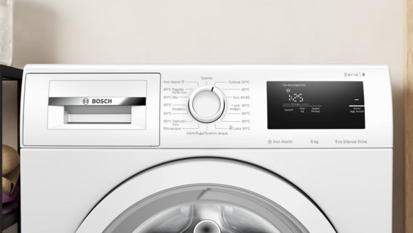 Lavatrice Bosch a carica frontale con cassetto del detersivo, manopola centrale dei programmi e display digitale