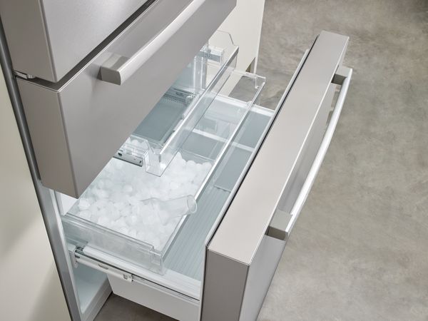 Bosch freezer drawer open