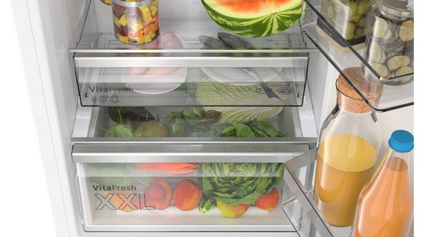 Series 6 Free-standing fridge-freezer with freezer at bottom 203 x 60 cm White KGN39AWCTG KGN39AWCTG-7