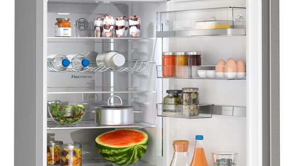 Serie | 6 Free-standing fridge-freezer with freezer at bottom 203 x 60 cm Inox-easyclean KGN39AIBT KGN39AIBT-6