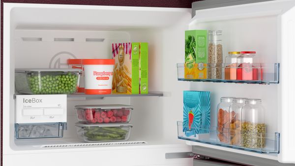 Series 4 free-standing fridge-freezer with freezer at top 175 x 67 cm CMC33WT5NI CMC33WT5NI-6