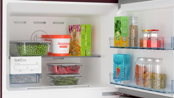 Series 4 free-standing fridge-freezer with freezer at top 187 x 67 cm CMC36WT5NI CMC36WT5NI-6