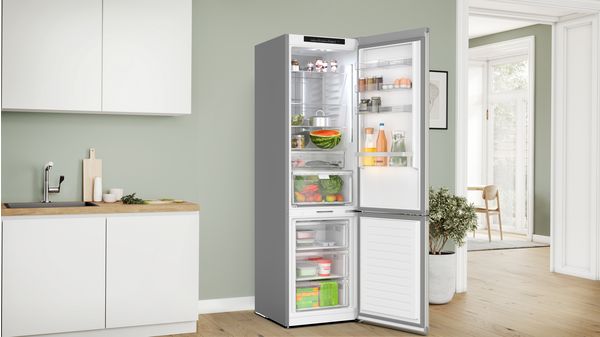 500 Series Freestanding Bottom Freezer Refrigerator 24'' Brushed steel anti-fingerprint B24CB50ESS B24CB50ESS-3