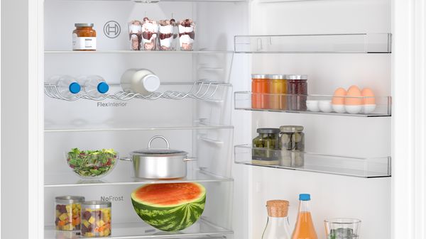 Series 4 Free-standing fridge-freezer with freezer at bottom 203 x 70 cm White KGN497WDFG KGN497WDFG-4