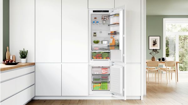 Series 4 Built-in fridge-freezer with freezer at bottom 193.5 x 55.8 cm flat hinge KIN96VFD0 KIN96VFD0-2