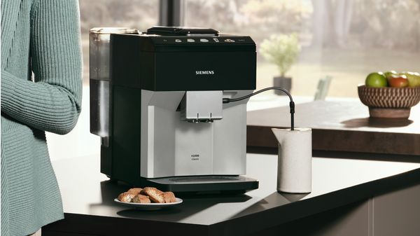 Helautomatisk kaffemaskin EQ500 classic Dagsljus silver, Pianosvart, Vattentank TP515R01 TP515R01-7