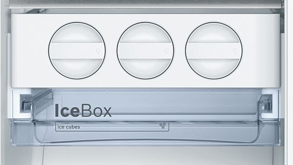 Serie | 8 Side-by-side fridge-freezer 175.6 x 91.2 cm Black KAN92LB35 KAN92LB35-5