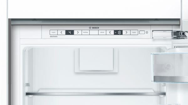Series 6 built-in fridge-freezer with freezer at bottom 177.2 x 55.8 cm soft close flat hinge KIN86AD30A KIN86AD30A-3