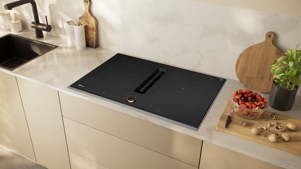 N 90 Induktionskogeplade med indbygget emhætte 80 cm overflademontering med ramme T58TL6EN2 T58TL6EN2-4